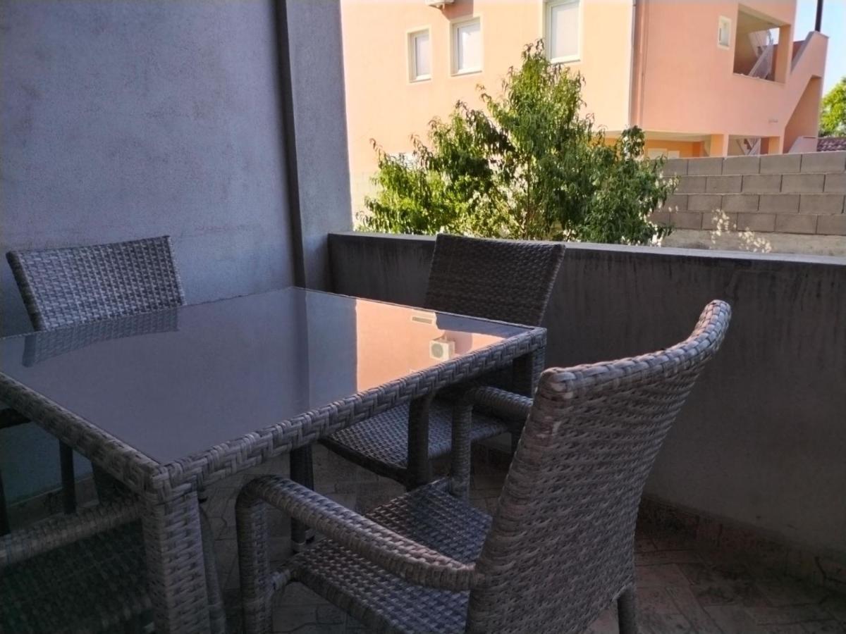 Apartman Kristina Sa Dvije Sobe Biograd Na Moru Ngoại thất bức ảnh